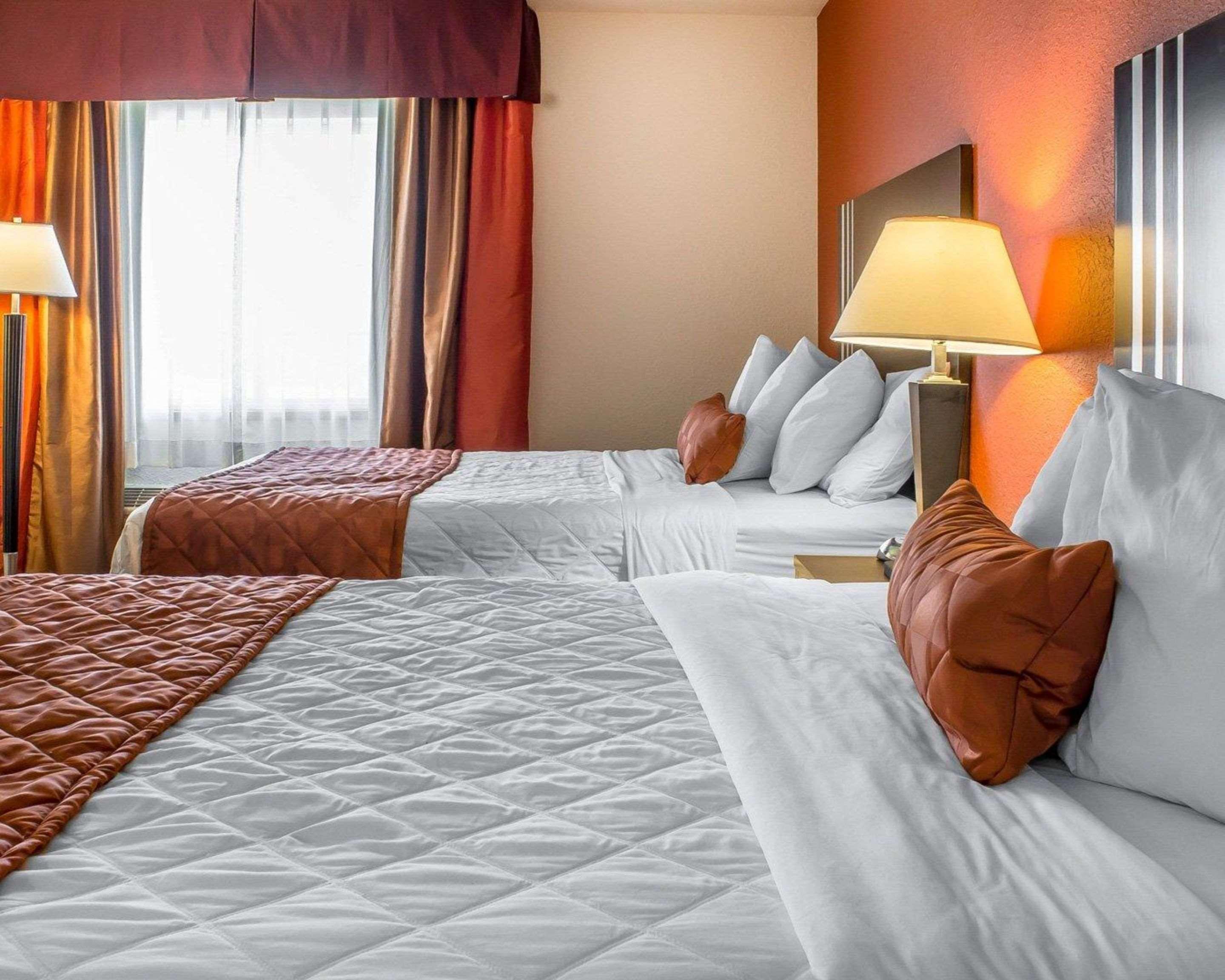 Rodeway Inn & Suites Near Okoboji Lake Milford Exteriér fotografie